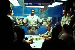 Lt. Commander Ron Hunter (Denzel Washington, m.)