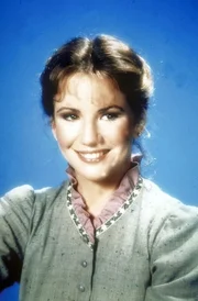 Auf der Farm ist Laura Ingalls (Melissa Gilbert) für ihre Mutter eine große Unterstützung im Haushalt. Auf der Farm ist Laura Ingalls (Melissa Gilbert) für ihre Mutter eine große Unterstützung im Haushalt.