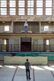 Im ehemaligen Stadtbad Luckenwalde lernte Silke schwimmen. Heute ist es ein Lostplace.