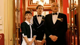L-R: Zora (Ruth Brauer), Toni (Benedikt Kalcher), Herr Schwartz (Karl Fischer)