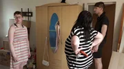 Asmin und Maik lösen ihre Wohnung auf. Pamela ist noch auf der Suche nach Möbelstücken für ihre Einzimmerwohnung.