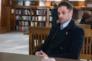 Warum musste der Hacker sterben? Holmes (Jonny Lee Miller) gibt alles, um den T&auml;ter zu fassen ...