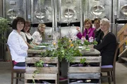 Die Landfrauen zu Tisch bei Ilonka Scheuring - von links: Susanne Krafft, Regina Steiner, Barbara Misthilger, Anita Sack, Simone Vogler und Sabine Hollweck.