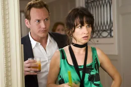 Roland (Patrick Wilson) und Debbie (Juliette Lewis)
