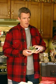 Mike Heck (Neil Flynn)