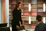 Jessica (Gina Torres) kann Harveys (Gabriel Macht) Wut über den von Louis begangenen Fauxpas verstehen. Doch sie hofft auf eine Aussprache der beiden zum Wohle der Kanzlei.