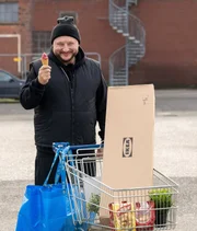 Ein Softeis an der Selbstbedienungstheke - das gehört zu IKEA wie das Billy-Regal. Doch was steckt da genau drin? Sebastian Lege hat sich die vegane Variante genauer angeschaut. Ein Softeis an der Selbstbedienungstheke - das gehört zu IKEA wie das Billy-Regal. Doch was steckt da genau drin? Sebastian Lege hat sich die vegane Variante genauer angeschaut.