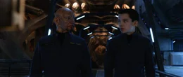 Vor 50 Jahren gelang es dem legend&auml;ren Flotten-Kommandanten Mazer Rackham (Ben Kingsley, l.), w&auml;hrend der Entscheidungsschlacht in einem Kamikaze-Angriff das feindliche Mutterschiff zu zerst&ouml;ren und damit die Menschheit zu retten. Kann der au&szlig;ergew&ouml;hnliche Mann nun dem noch sehr jungen Andrew Ender Wiggin (Asa Butterfield, r.) die n&ouml;tigen Tipps geben, um auch diesmal siegreich aus der Schlacht heimzukehren?; Vor 50 Jahren gelang es dem legend&auml;ren Flotten-Kommandanten Mazer Rackham (Ben Kingsley, l.), w&auml;hrend der Entscheidungsschlacht in einem Kamikaze-Angriff das feindliche Mutterschiff zu zerst&ouml;ren und damit die Menschheit zu retten. Kann der au&szlig;ergew&ouml;hnliche Mann nun dem noch sehr jungen Andrew Ender Wiggin (Asa Butterfield, r.) die n&ouml;tigen Tipps geben, um auch diesmal siegreich aus der Schlacht heimzukehren?