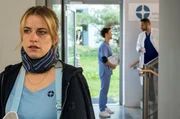 Heidi Kluttig belauscht ein Gespräch zwischen Florian Osterwald und Matteo Moreau. Heidi Kluttig belauscht ein Gespräch zwischen Florian Osterwald und Matteo Moreau.