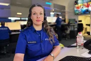 Notrufzentrale Staffel 1 Kapo Bern: Marina Grosskinsky ist ausgebildetete Polizistin. Notrufzentrale Staffel 1 Kapo Bern: Marina Grosskinsky ist ausgebildetete Polizistin.