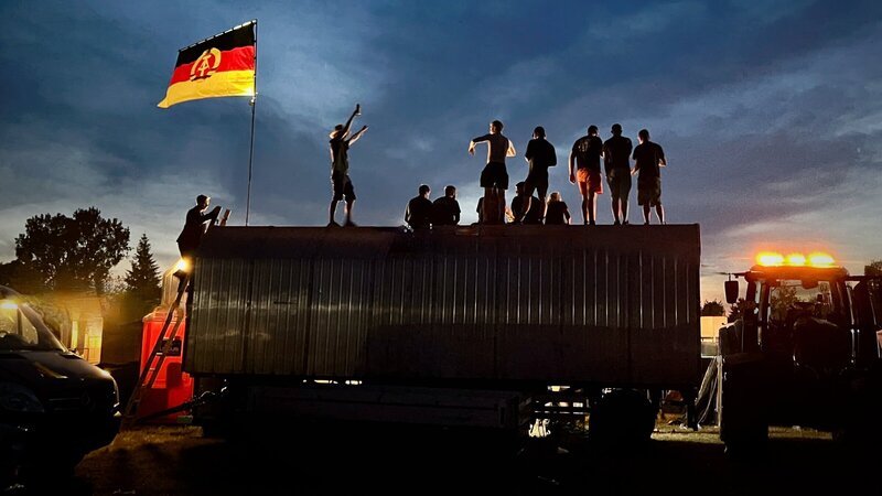 Einigkeit, Verdruss und Freiheit