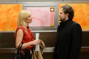 Isabelle (Ania Niedieck) ist von Axel (Daniel Aichinger) zunehmend genervt und lässt ihn auflaufen, als er ein doppeltes Spiel vermutet.