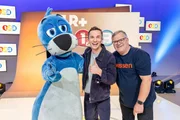 "Stuntman des Wissens", Eric Mayer (Mitte), teilt seine Erfahrungen mit dem Publikum sowie mit Elton (rechts) und Piet (links).