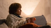 Karin Lossow (Katrin Sass) nachdenklich über den Vorfall.