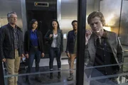 James MacGyver (Tate Donovan), Desi (Levy Tran), Riley Davis (Tristin Mays), Wilt Bozer (Justin Hires) und MacGyver (Lucas Till)