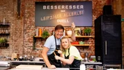 Jörg Färber und Zora Klipp kämpfen mit allen Mitteln um den Sieg. Jörg Färber und Zora Klipp kämpfen mit allen Mitteln um den Sieg.