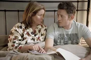 Gudrun (Katrin Pollitt, l.) und Gerd (Josef Heynert, r.) wünschen sich ein Pflegekind. Gudrun (Katrin Pollitt, l.) und Gerd (Josef Heynert, r.) wünschen sich ein Pflegekind.