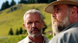 Zwischen dem grummeligen Eigenbr&ouml;tler Pierre (Gr&eacute;gory Gadebois, re.)  und dionysischen Tech-Champion Vincent (Lambert Wilson, li.) entsteht eine besondere Freundschaft.