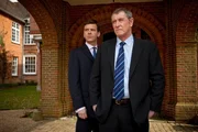 DS Ben Jones (Jason Hughes, l.) und DCI Tom Barnaby (John Nettles, r.).