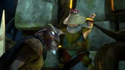 Der Dunkle Elf hält Linas Großvater gefangen. Es ist Athanor, der Elf, der Nils verwandelt hat. Der Dunkle Elf hält Linas Großvater gefangen. Es ist Athanor, der Elf, der Nils verwandelt hat.