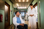 Dr. Jonas (Gerit Kling) bittet Dr. Lindberg (Hardy Krüger Jr.) sich um die Schwester ihres Patienten zu kümmern. Auch wenn sie ihn nicht sehen möchte, sie ist alleine und braucht unbedingt einen Freund.