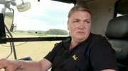 Junior-Chefin und Drescherfahrerin Katharina Lingemann ist von klein auf im Lohnunternehmen ihrer Eltern in Osnabr&uuml;ck dabei. Sie f&auml;hrt einen Raupendrescher.