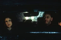 Angesichts der Grausamkeit des Verbrechens wird der legend&auml;re Kommissar Ni&eacute;mans (Jean Reno, l.) aus Paris abgestellt, um die &ouml;rtliche Polizei bei der Aufkl&auml;rung des Verbrechens zu unterst&uuml;tzen ...