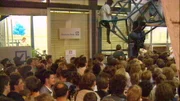 Das Jahr 1990 – Berlin feiert die deutsche Einheit und neue Freiräume entstehen. Demonstranten stürmen die Stasi-Zentrale in Ost-Berlin, die Währungsunion bringt die D-Mark für alle und die Bundesrepublik wird Fußball-Weltmeister. Eine Berlin-Chronik der Superlative: 40 Folgen, von 1961, dem Jahr des Mauerbaus, bis 1999, als Berlin wieder Hauptstadt eines vereinten Deutschland ist.