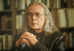 Loriot alias Dichter Frohwein alias Abteilungsdirektor Heinrich Lohse a.D. traktiert sein Publikum mit dem sanft-bohrenden Wahnsinn der spiessbuergerlichen Normalitaet.