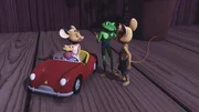 Ob Lu bei der nächtlichen Cabriofahrt endlich einschläft? Caruso ist sich da ganz sicher und Naya und Lu freuen sich auf die nächtliche Spritztour.