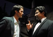 "Wenn du Mist baust, bin ich weg!" Kleinganove Moshi (Aykut Kayacik, re.) will Martin Schneider (Nikolai Kinski, li.) zeigen, wo's lang geht.