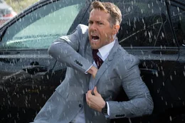 Michael Bryce (Ryan Reynolds)
