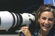 Die deutsche Fotografin Anja Niedringhaus bei den Olympischen Spielen 2004 in Athen.