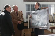 Können sie gemeinsam einen Fall aufdecken? McGee (Sean Murray, r.), Anthony DiNozzo Sr. (Robert Wagner, M.) und Perry Swan (John Kassir, l.) ...; Können sie gemeinsam einen Fall aufdecken? McGee (Sean Murray, r.), Anthony DiNozzo Sr. (Robert Wagner, M.) und Perry Swan (John Kassir, l.) ... Können sie gemeinsam einen Fall aufdecken? McGee (Sean Murray, r.), Anthony DiNozzo Sr. (Robert Wagner, M.) und Perry Swan (John Kassir, l.) ...; Können sie gemeinsam einen Fall aufdecken? McGee (Sean Murray, r.), Anthony DiNozzo Sr. (Robert Wagner, M.) und Perry Swan (John Kassir, l.) ...