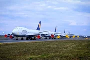 Geparkter Jumbos am Frankfurter Flughafen: Die Corona-Krise hat den Frankfurter Flughafen voll erwischt. Geparkter Jumbos am Frankfurter Flughafen: Die Corona-Krise hat den Frankfurter Flughafen voll erwischt.
