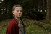 Gudrun (Sophie Ryder), die junge Wikingerprinzessin, wartet auf die Rückkehr ihres Vaters.