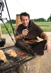 Willi in Wikingerkleidung.