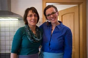 Landfrau Kerstin Loy (rechts) mit Küchenhilfe Andrea Loy.