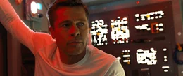 Roy McBride (Brad Pitt)