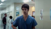 Für Adam (Ben Whishaw) wird die Arbeit nie wieder dieselbe sein. Zerfressen von Schuldgefühlen, muss es für den Arzt jedoch irgendwie weitergehen.