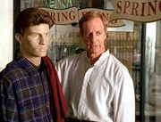 Basil Hoffman hat die Rolle eines alten Dekorateurs, der seine Schaufenster mit sehr viel Liebe dekoriert. Als sein Lehrling seine Stelle an sich reissen will, machen die Schaufensterpupen nicht mit...