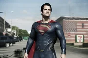 Clark Kent / Kal-El (Henry Cavill)