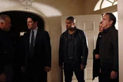 CRIMINAL MINDS - "The Big Game" - In an episode to be continued, the team rushes to find a killer who believes he is doing God’s work by killing people who have sinned. (TOUCHSTONE TV/RON JAFFE) THOMAS GIBSON, SHEMAR MOORE, PAGET BREWSTER, MANDY PATINKIN