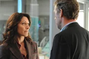 Nach der Trennung von Cuddy (Lisa Edelstein) und House (Hugh Laurie) tragen berufliche Differenzen nicht gerade zur Verbesserung der Stimmung bei. Nach der Trennung von Cuddy (Lisa Edelstein) und House (Hugh Laurie) tragen berufliche Differenzen nicht gerade zur Verbesserung der Stimmung bei.