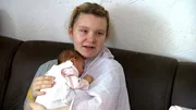 Derweil muss die frischgebackene Mama Lisa sich erst noch an die neue Situation mit Baby Prya gewöhnen. Klappt der Alltag?