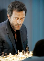 Setzt das Schachspiel als Diagnosemittel ein: Hugh Laurie als Dr. Gregory House
