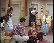 Babsi (Petra Auer, 1.v.li.), Tommi Haberl (Winfried Frey, 2.v.li.), Harry, Tommis Bruder (Rudi Decker)