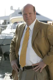 Die junge Sherry Williamson wird morgens &uuml;berfallen. Detective Frank Tripp (Rex Linn) sucht nach dem T&auml;ter.