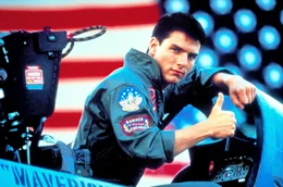 Pete Mitchell (Tom Cruise), Fliegername 'Maverick', ist stolz, als Navy-Pilot in der Elitetruppe Top Gun einen F14 Kampfjet fliegen zu d&uuml;rfen ...