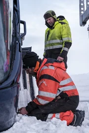 Thord und Bj&ouml;rn arbeiten zusammen.